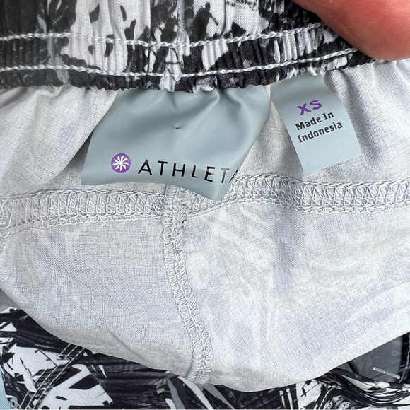 Athleta Womens Palm Stellar Running Shorts Black 3" Size XS Activewear Workout - Picture 8 of 8